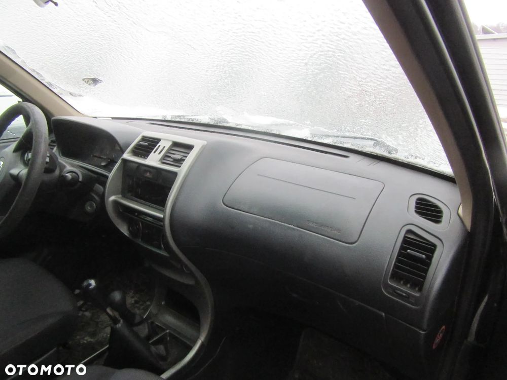 DESKA ROZDZIELCZA KOKPIT PASY PODUSZKI Nissan Terrano II 2004 Wszystkie części