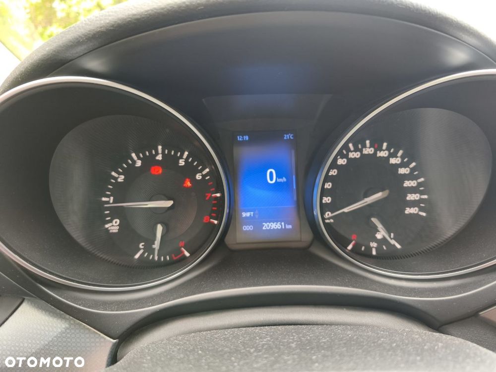 Toyota Avensis 1.8 Premium - 11