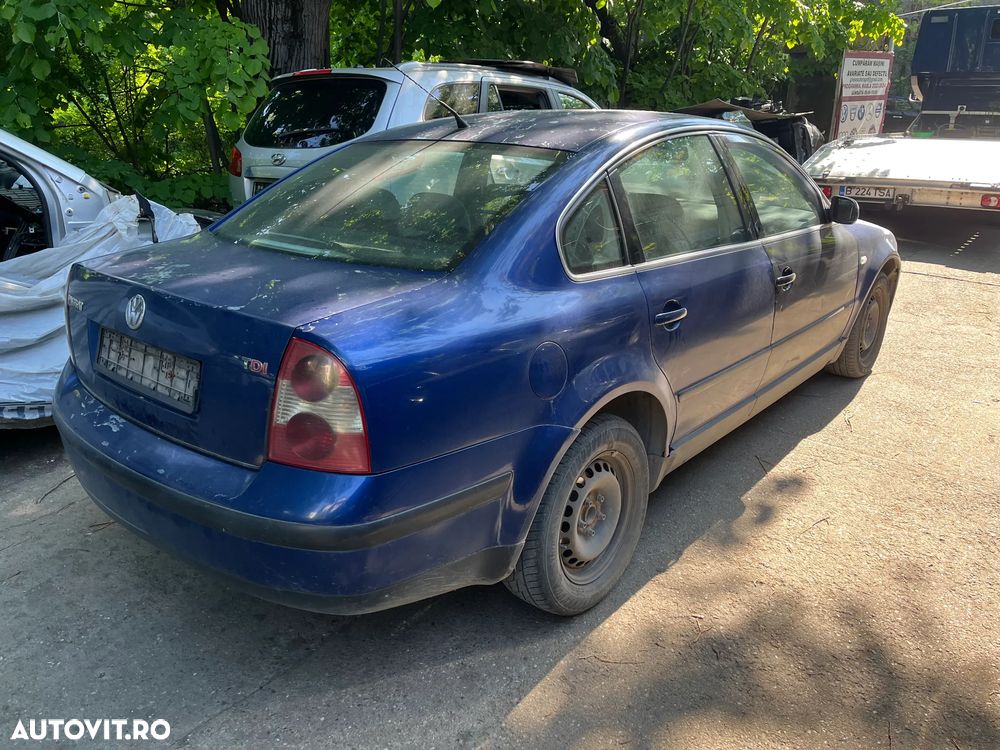 Dezmembrez VW Volkswagen Passat B5.5 sedan 1,9 TDI cod AVF albastru 2002 - 5