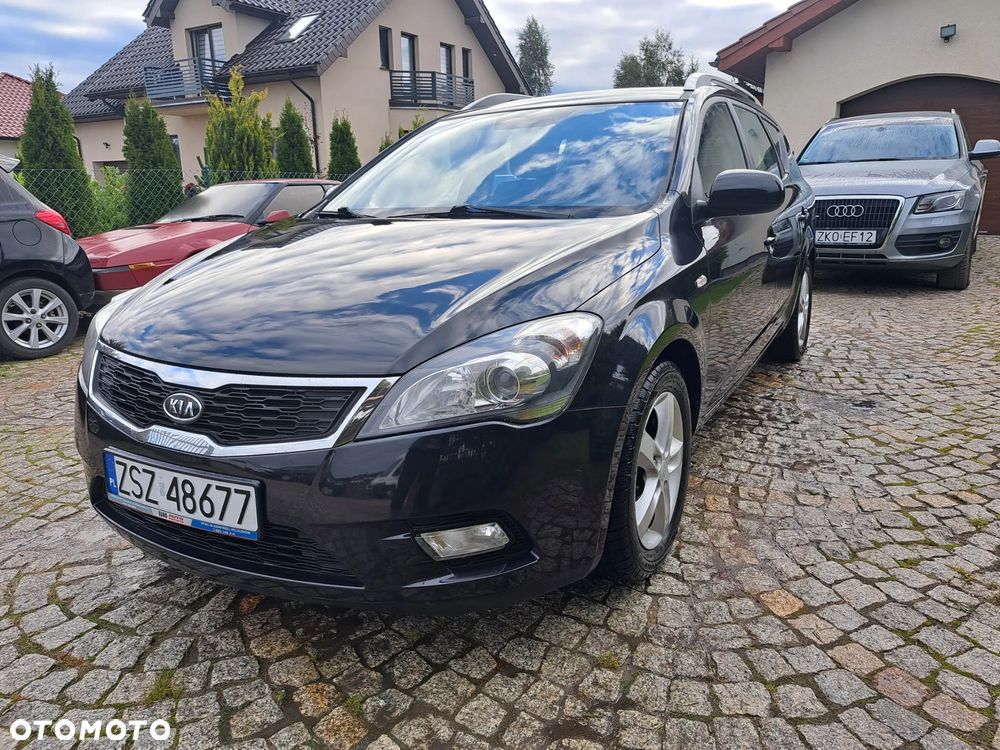 Kia Ceed 1.4 CVVT Dream-Team Edition - 2