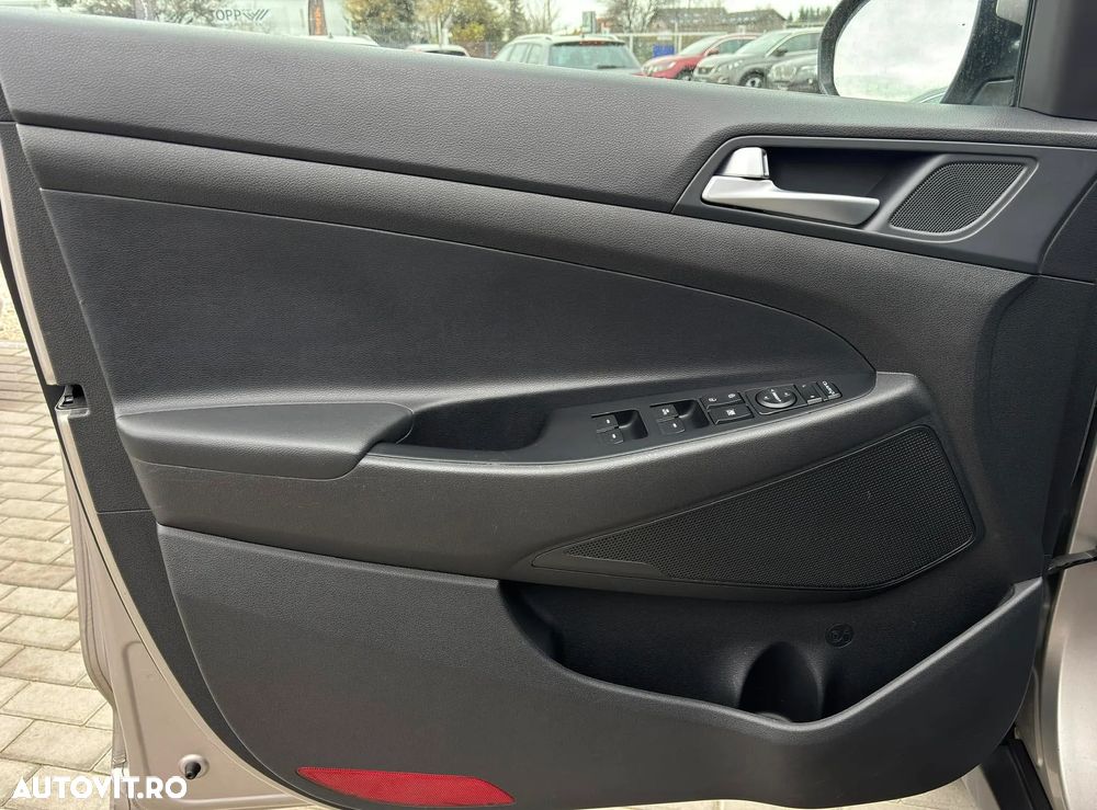 Hyundai Tucson blue 1.7 CRDi 2WD DCT Premium - 19