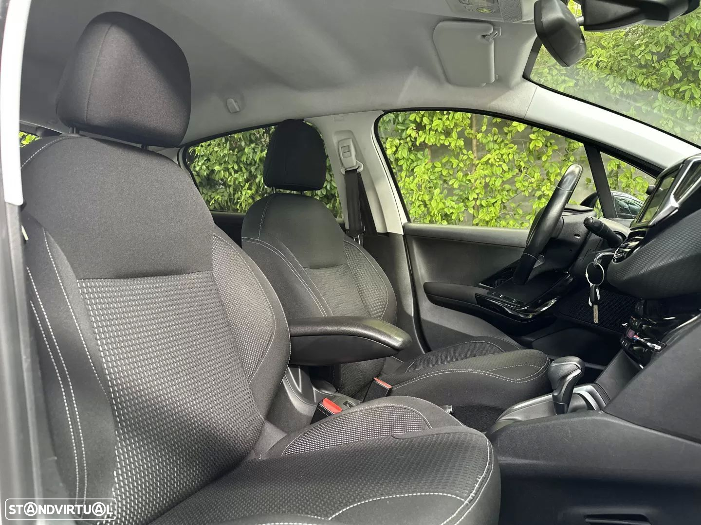 Peugeot 208 1.2 PureTech Allure EAT6 - 15