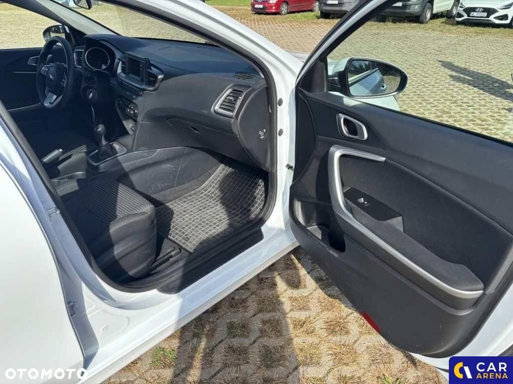 Kia Ceed - 23