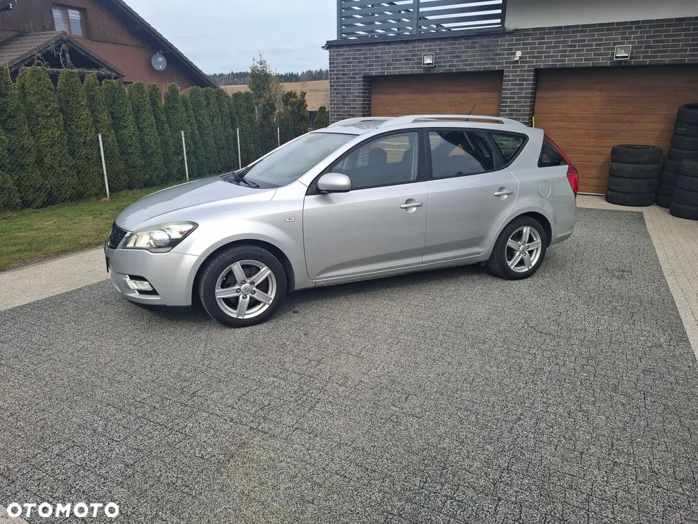 Kia Ceed - 1