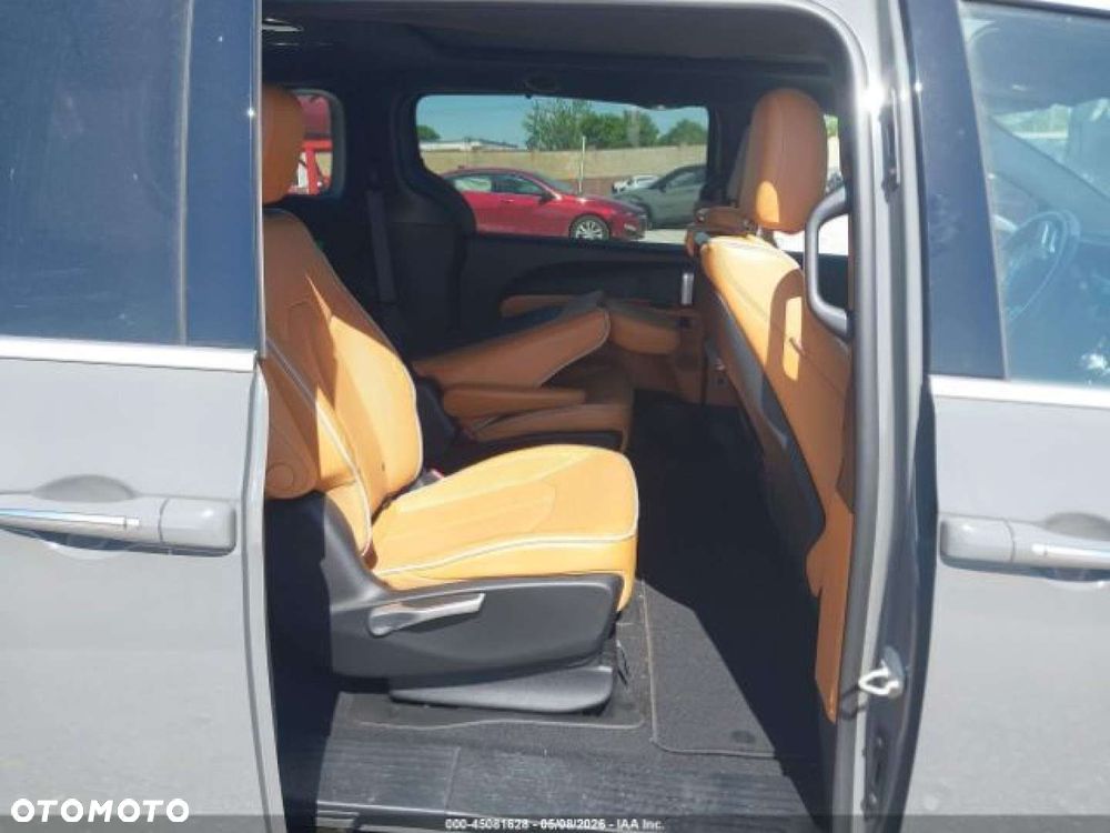 Chrysler Pacifica - 9