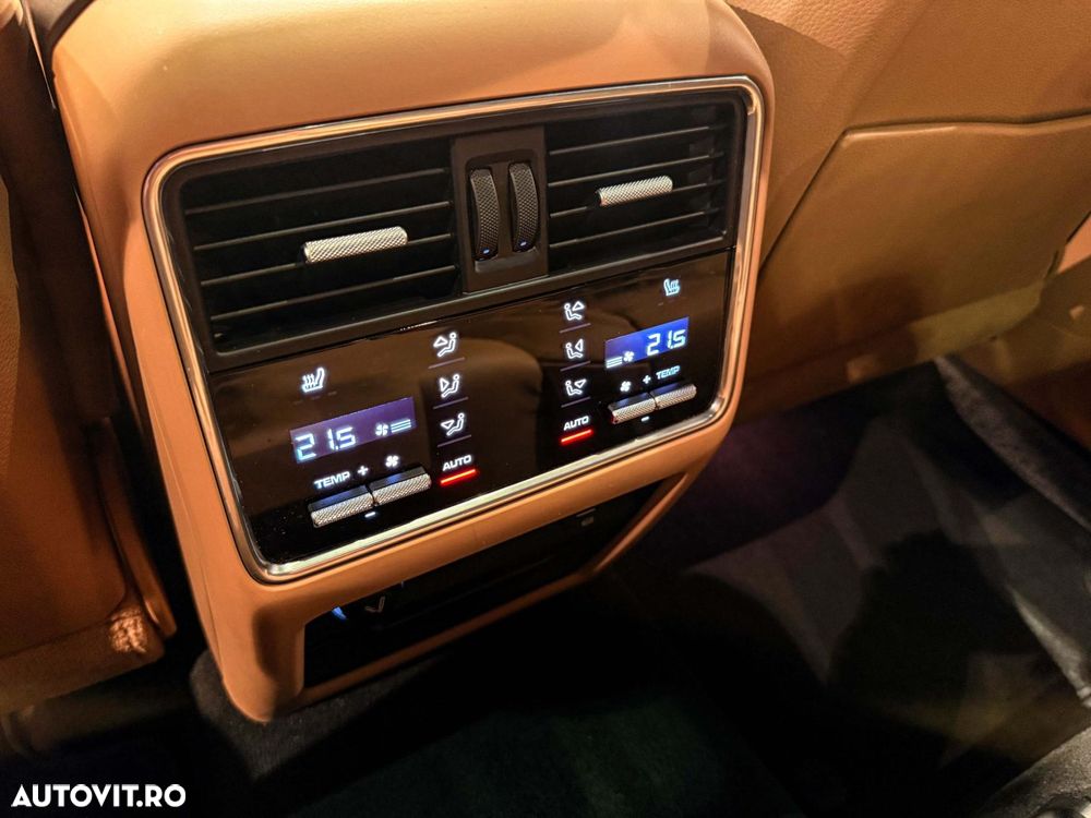 Porsche Cayenne - 22