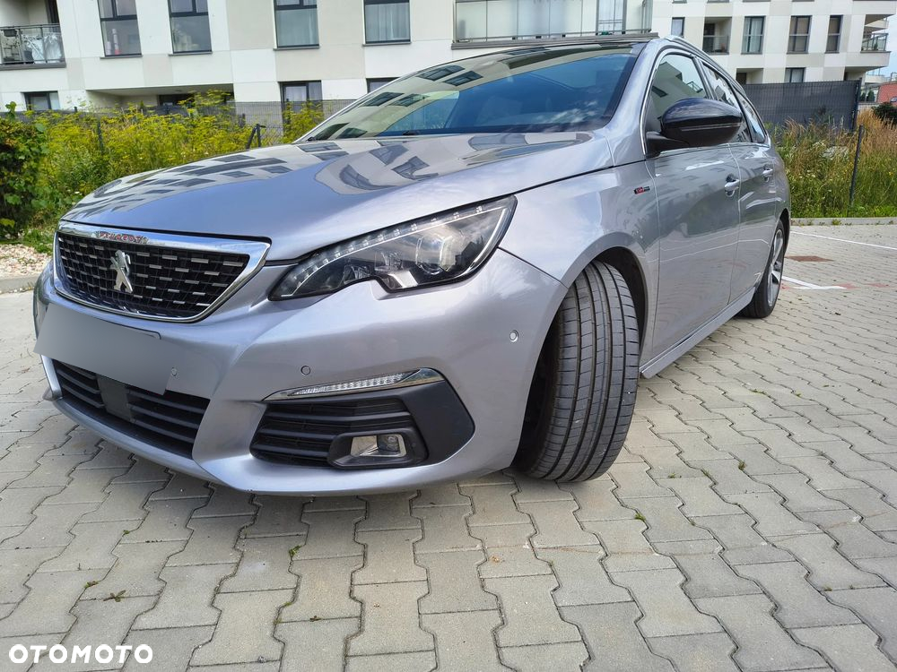 Peugeot 308 - 8