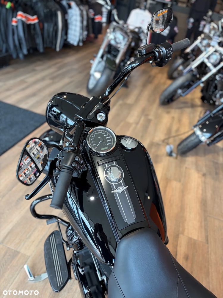 Harley-Davidson Touring Road King - 4