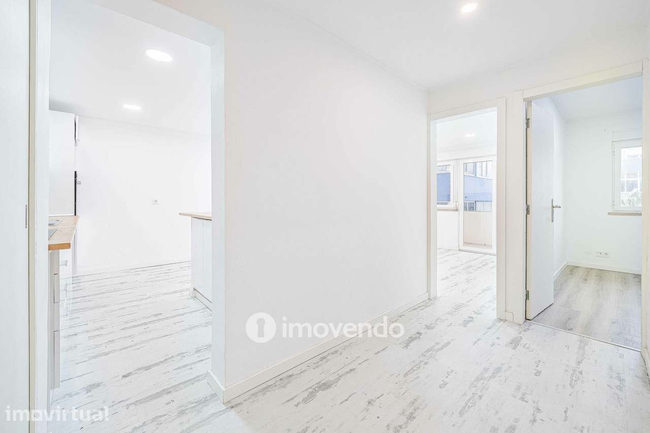 Apartamento T1 totalmente renovado, com varanda, na Sobreda - Grande imagem: 3/32