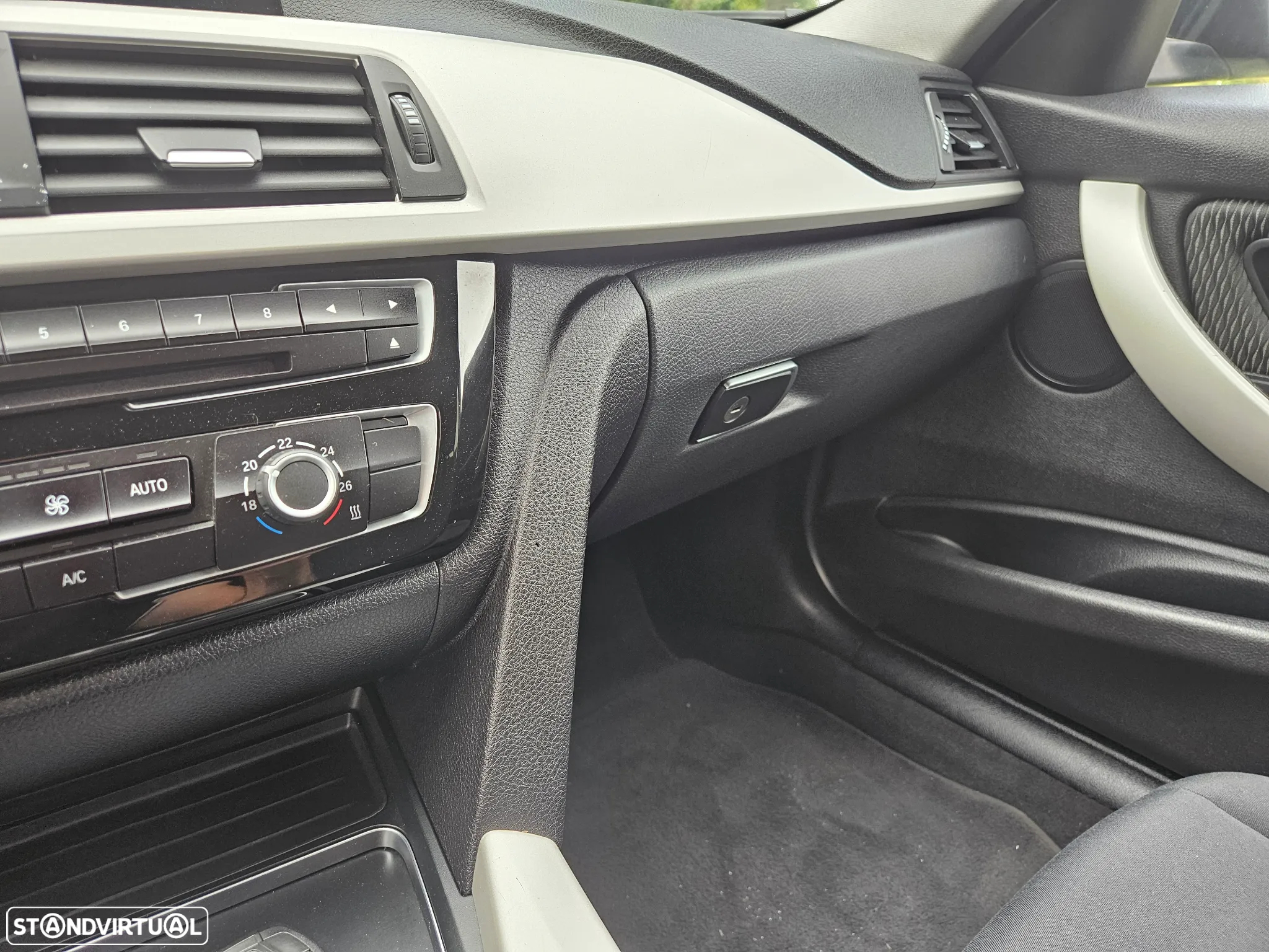 BMW 318 d Touring Line Luxury - 13