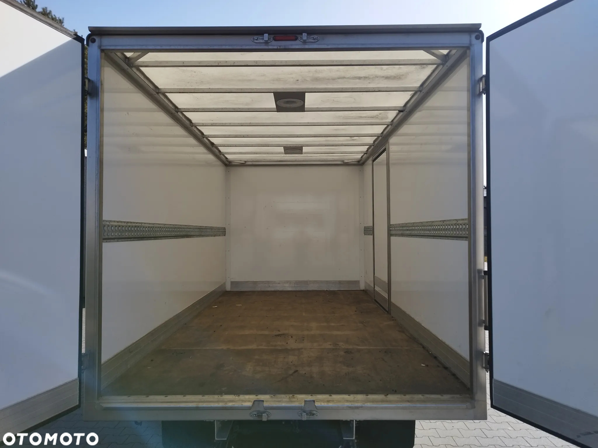 Mitsubishi Fuso Canter - 11