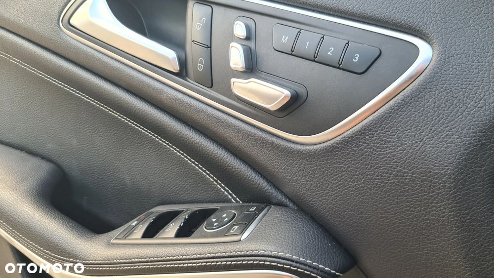 Mercedes-Benz CLA 250 4Matic 7G-DCT Sport - 23
