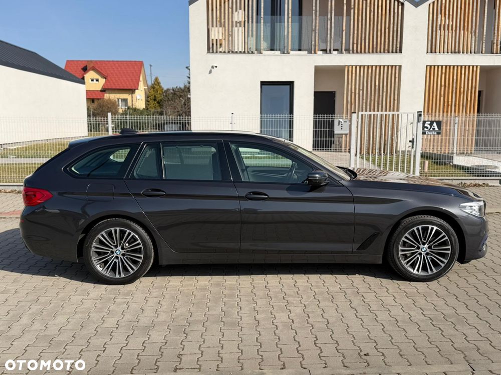 BMW Seria 5 530i Sport Line - 6