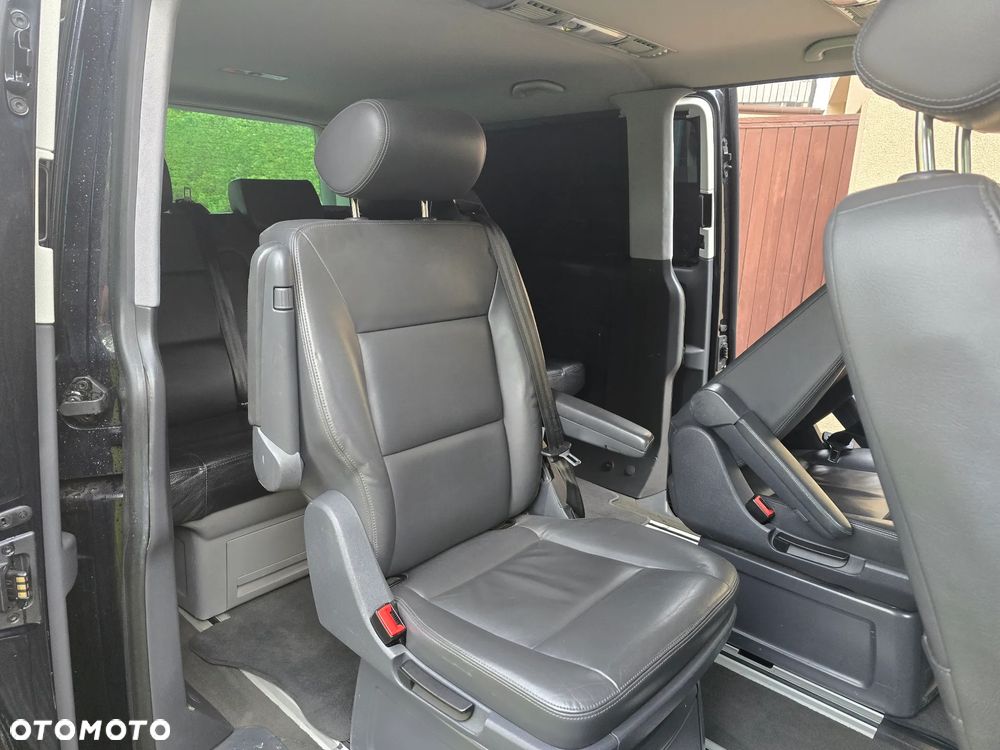 Volkswagen Multivan - 24