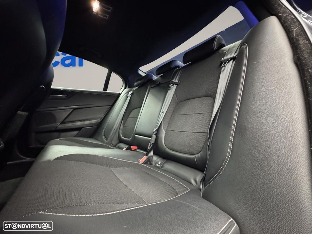 Jaguar XE 2.0 D R-Sport Aut. - 19