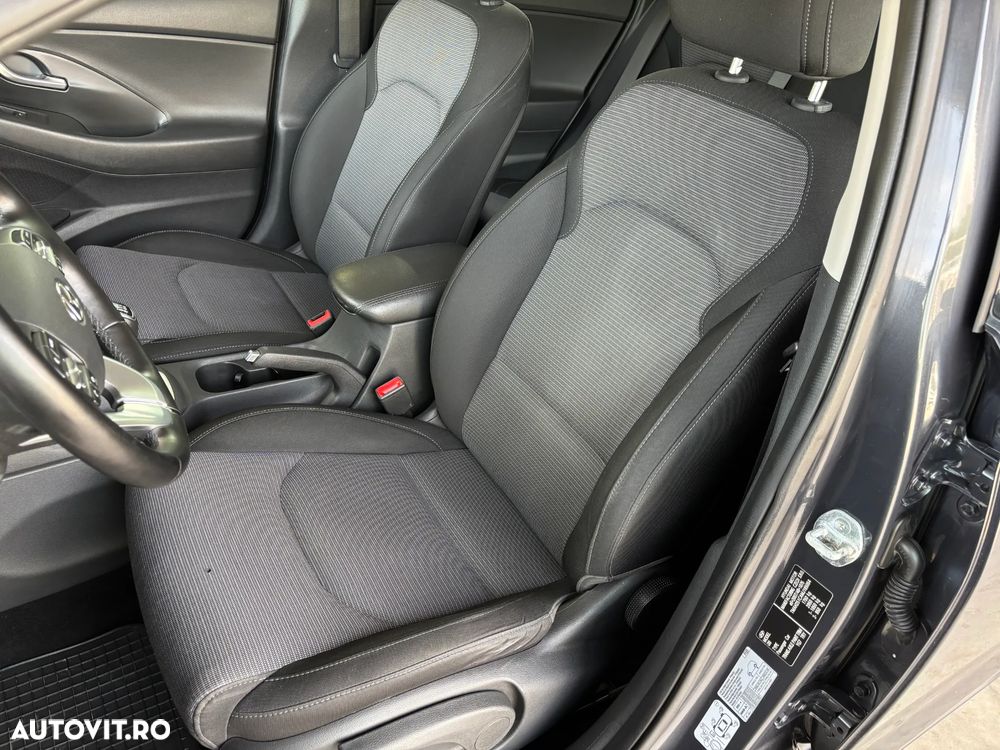 Hyundai i30 1.5 110CP M/T Comfort - 28