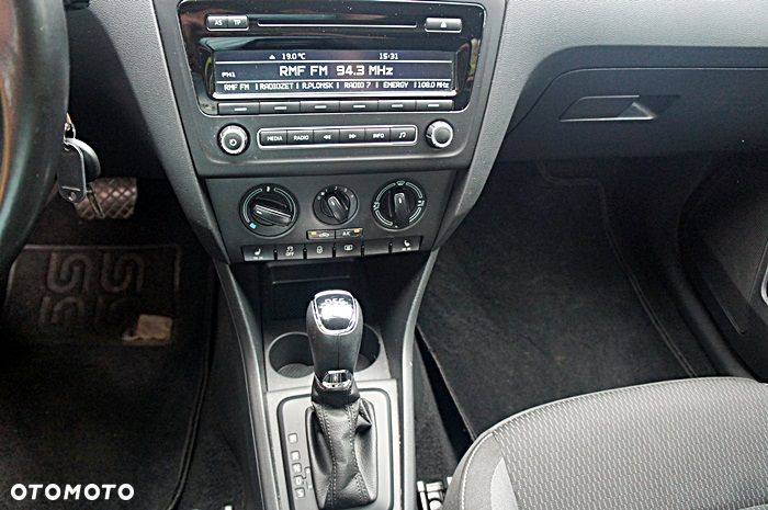 Skoda RAPID 1.6 TDI DSG Ambition - 19