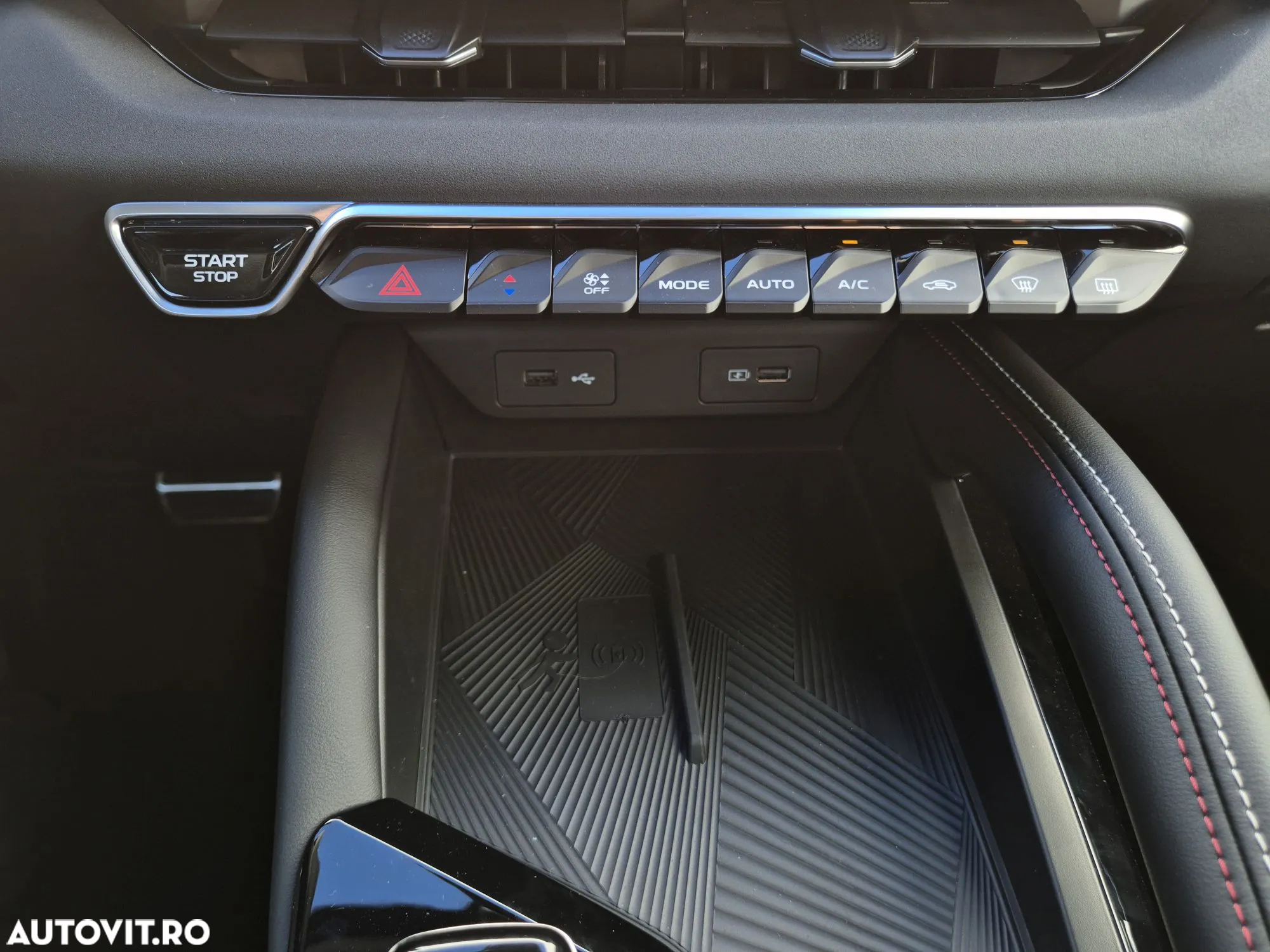 Geely Coolray - 37