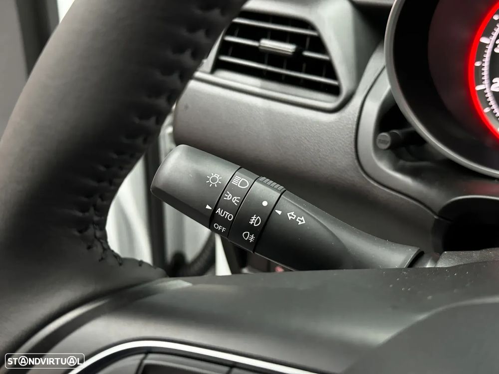 Suzuki Swift 1.2 Mild Hybrid GLX - 23