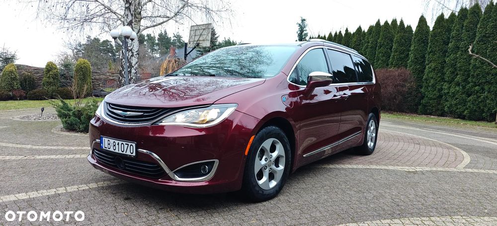 Chrysler Pacifica - 1