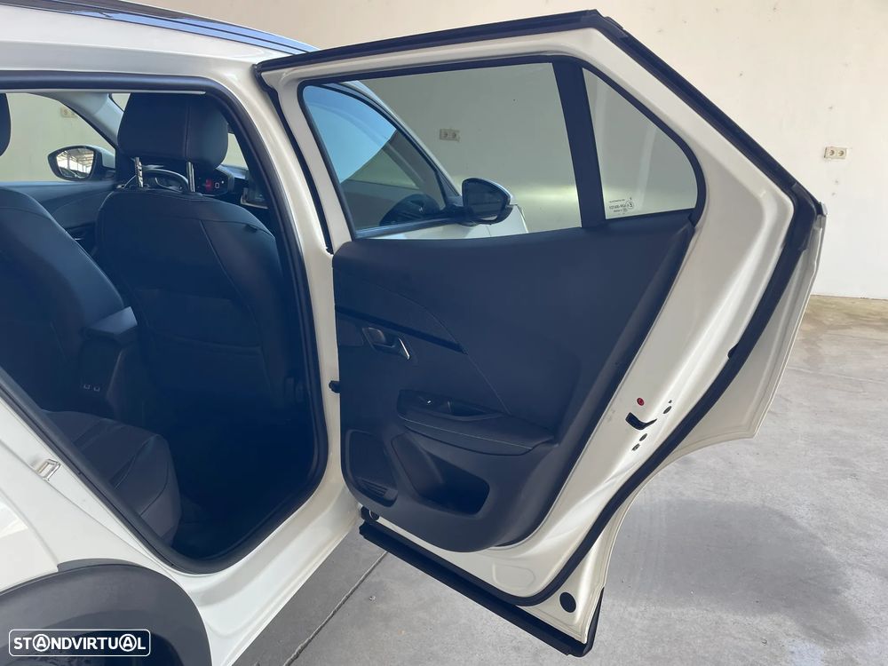 Peugeot 2008 1.2 PureTech Allure Pack - 16