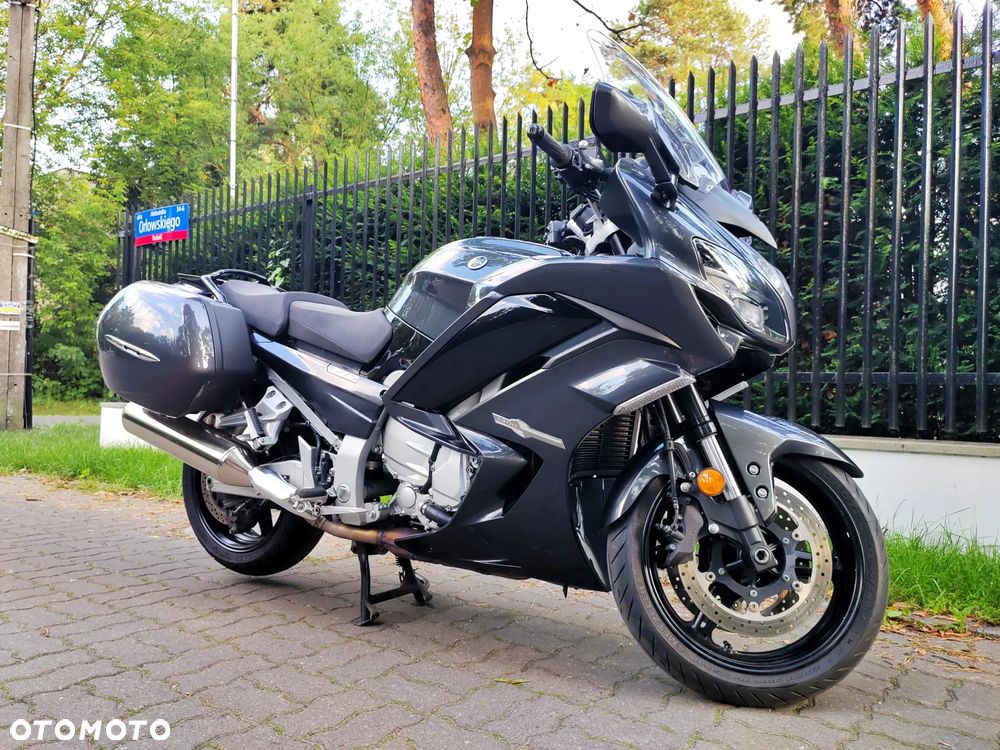 Yamaha FJR - 2