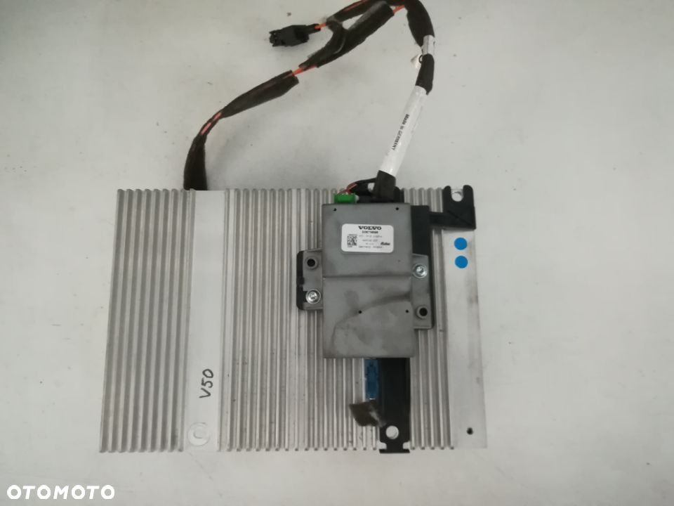 WZMACNIACZ AUDIO VOLVO V50 30679886, 30679537 - 1
