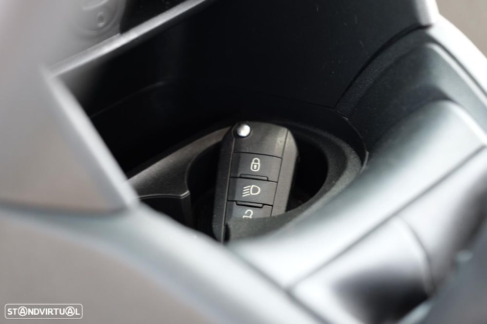 Peugeot 208 82 PureTech Style - 21