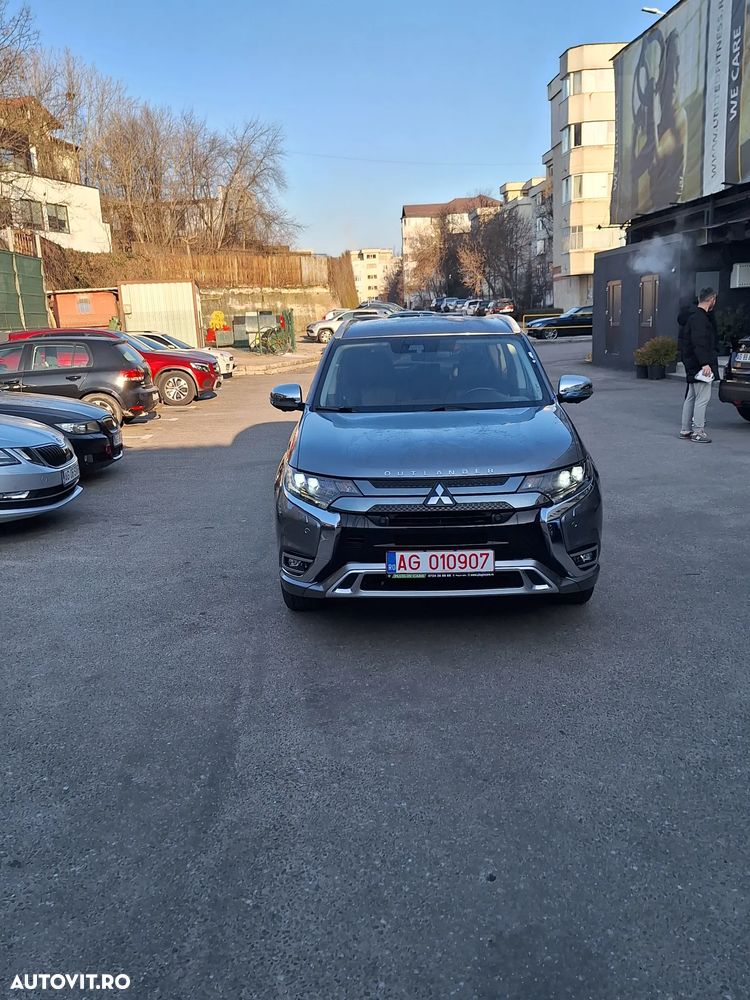 Mitsubishi Outlander PHEV 2.4 L 4X4 Instyle+ - 2
