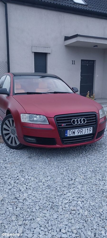 Audi A8 4.2 L Quattro - 11
