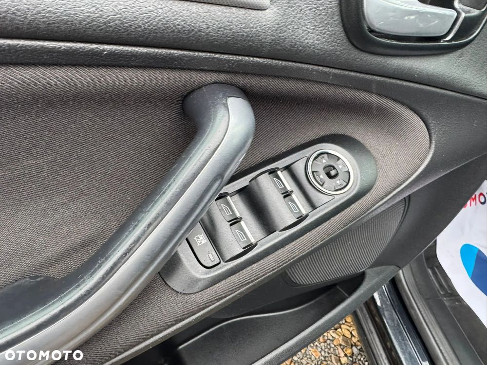 Ford S-Max 2.0 TDCi DPF Ambiente - 22