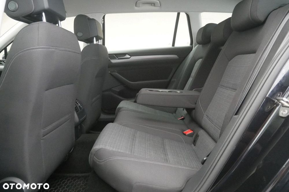 Volkswagen Passat Variant 2.0 TSI Business DSG - 15