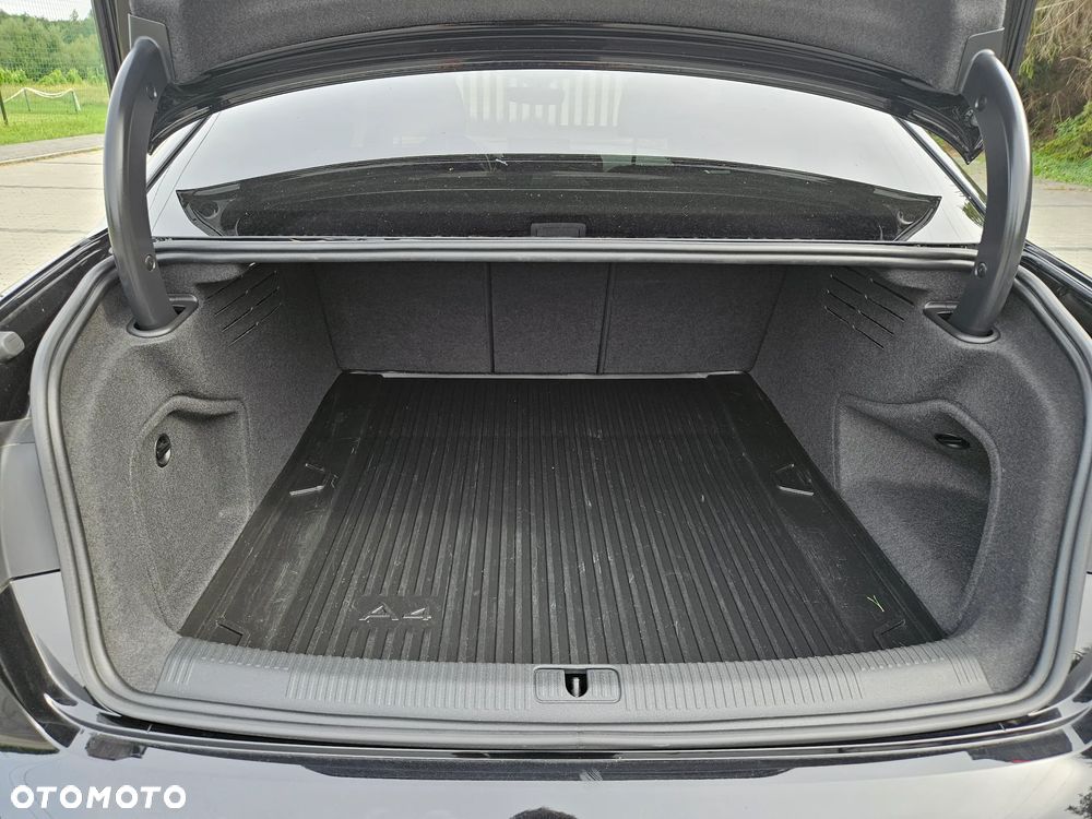 Audi A4 Limousine 35 TFSI mHEV S Line S tronic - 11
