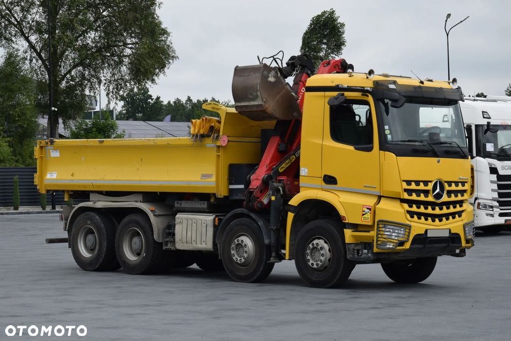 Mercedes-Benz AROCS 3243 / 8x4 / EURO 6 / HDS PALFINGER EPSILON Q170Z / ROTATOR / CHYWTAK / STEROWANIE RADIOWE / WYWROTKA / HYDROBURTA / AUTOMAT / SYSTEM KAMER CYFROWYCH / KAMERA COFANIA / NAWIGACJA / HAK / NISKI PRZEBIEG / 2017 / SERWISOWANY / SPROWADZONY - 3