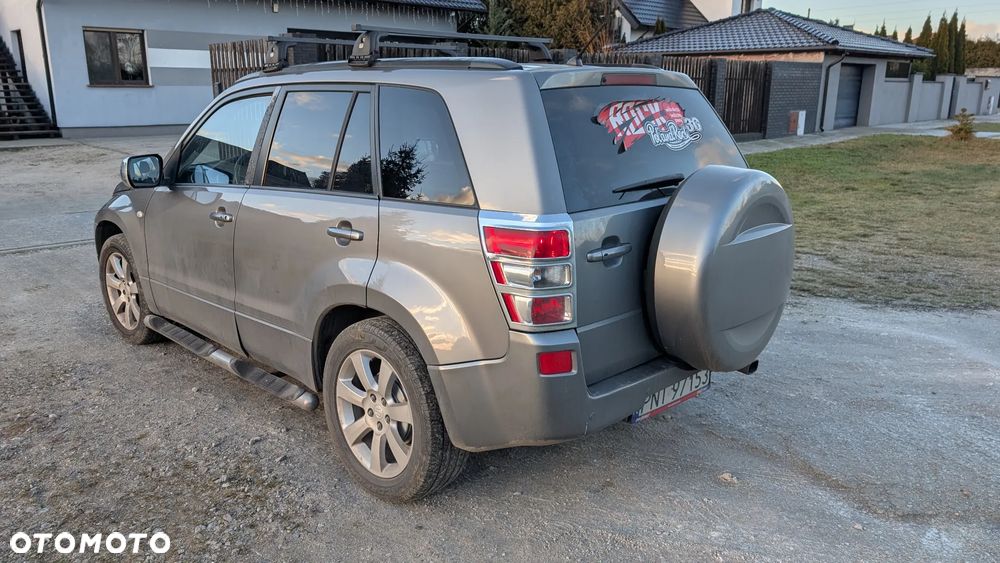 Suzuki Grand Vitara 2.0 De Luxe - 8