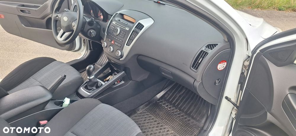 Kia Ceed 1.4 L - 16