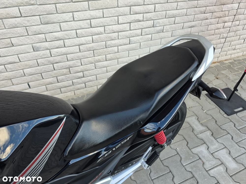 Honda CB - 16