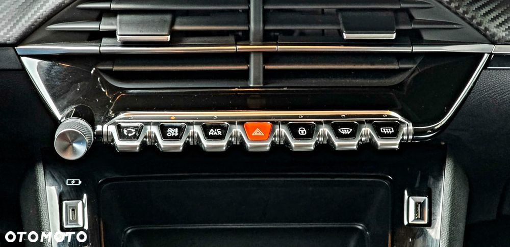 Peugeot 2008 - 12