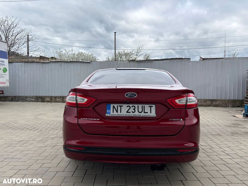 Ford Mondeo 2.0 HEV Titanium - 13