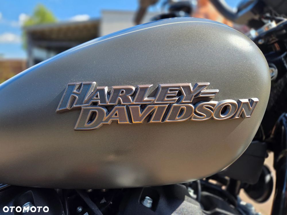 Harley-Davidson Softail Street Bob - 1