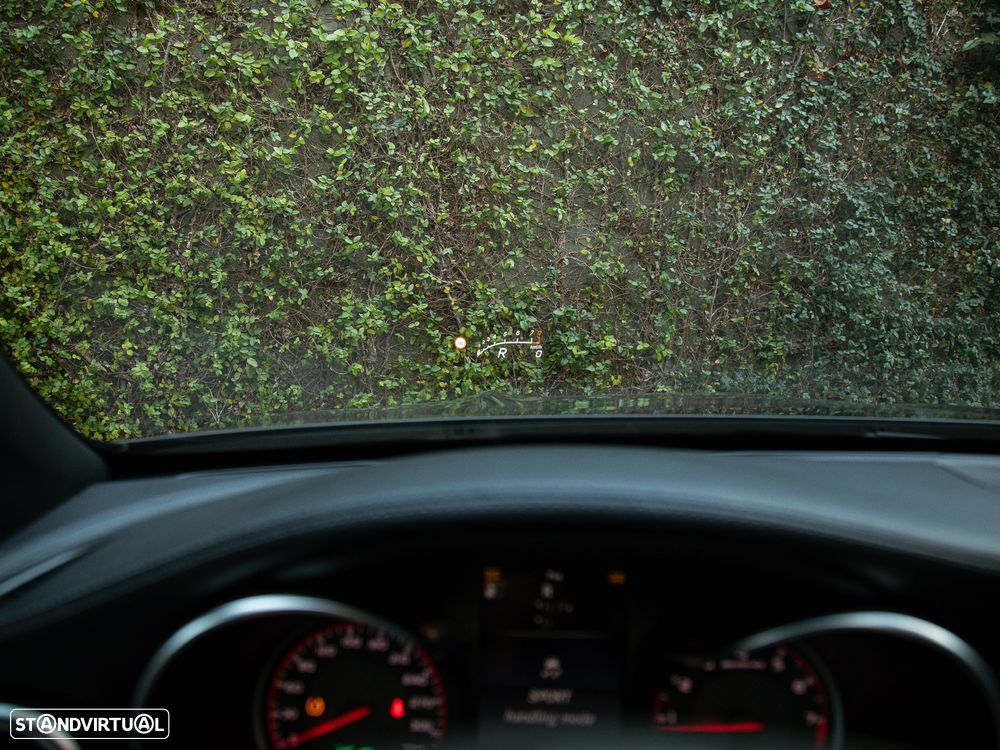 Mercedes-Benz C 63 AMG S - 32