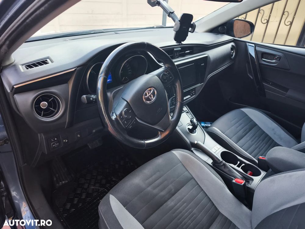Toyota Auris - 13