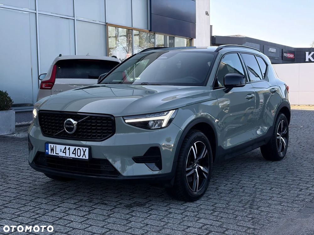 Volvo XC 40 B3 Plus Dark - 2
