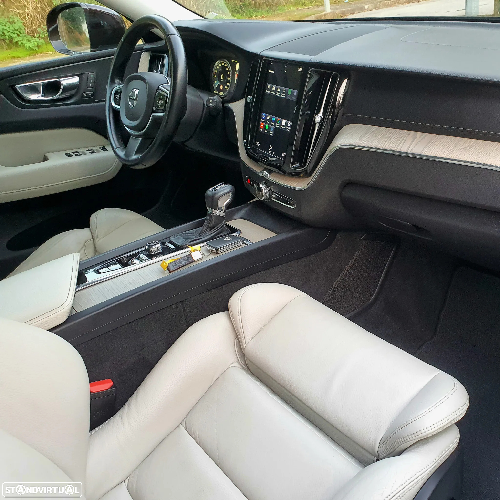 Volvo XC 60 2.0 D4 Inscription AWD Geartronic - 19