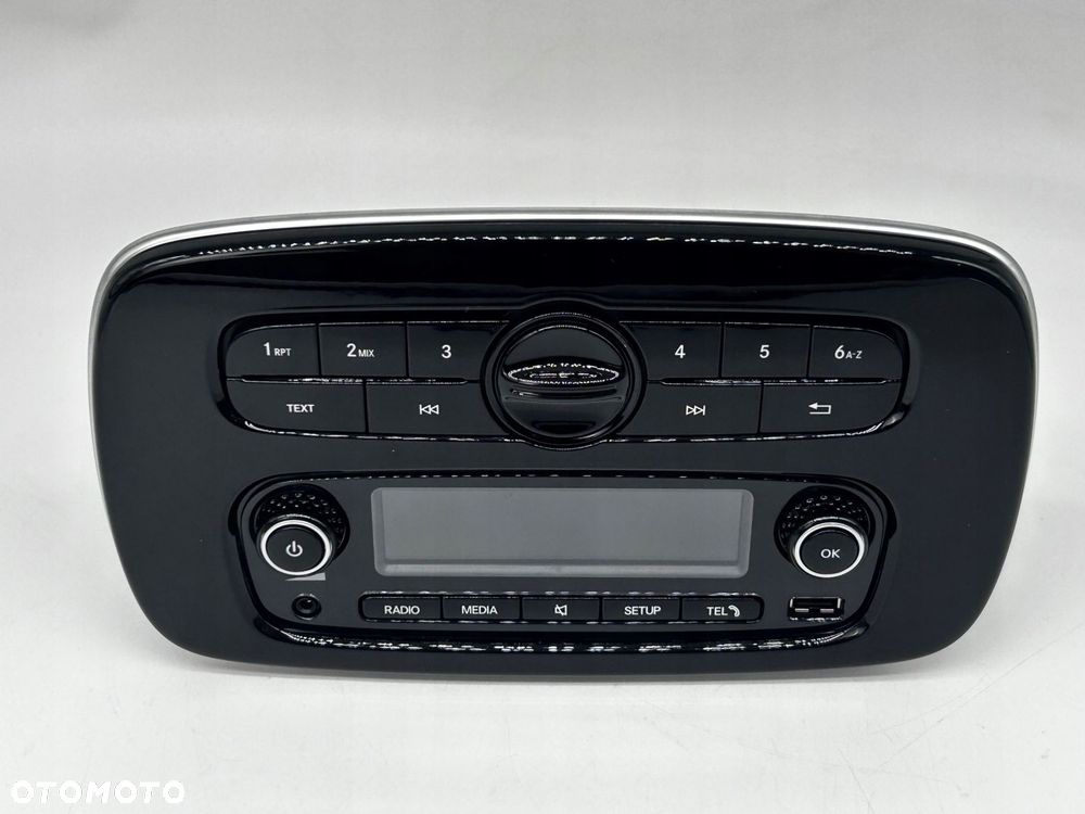 panel / radioodtwarzacz cd/dvd/gps smart forfour ii 281156474r - 2