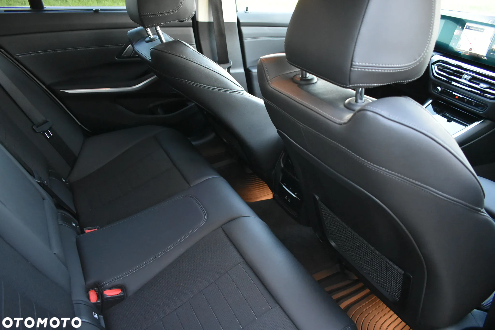 BMW Seria 3 318d Sport Line - 18
