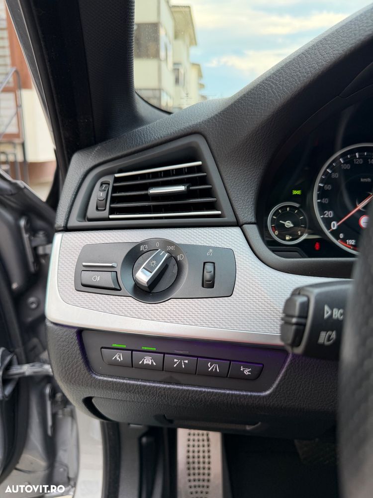 BMW Seria 5 530d xDrive Sport-Aut. - 36