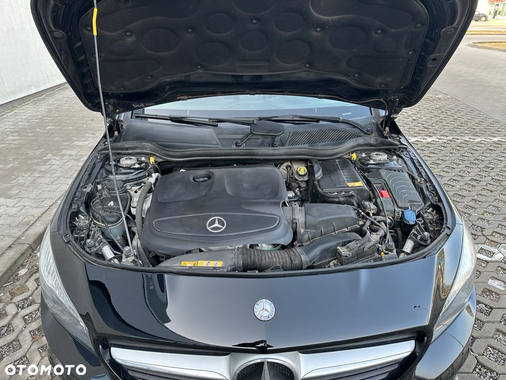 Mercedes-Benz CLA 180 Urban - 9