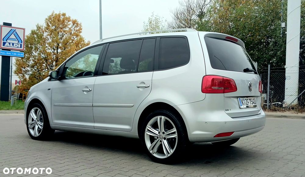 Volkswagen Touran - 23