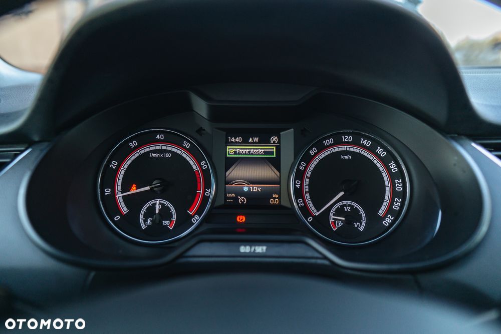 Skoda Octavia 2.0 TSI RS - 22